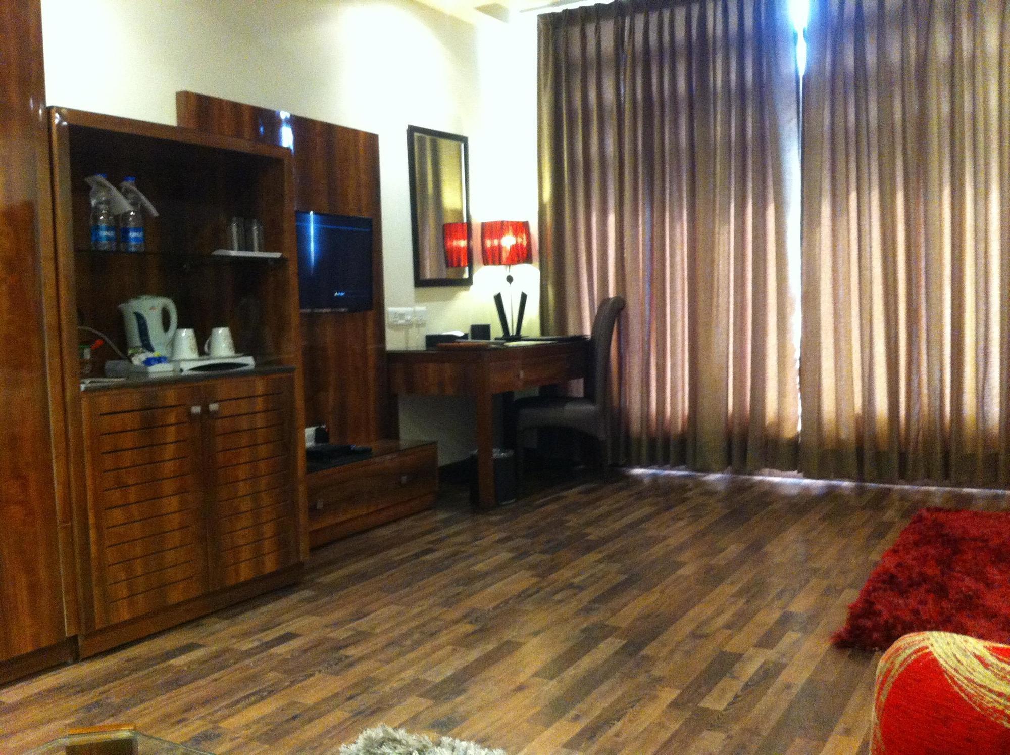 Hotel One Earth Avaas Amritsar Exterior foto