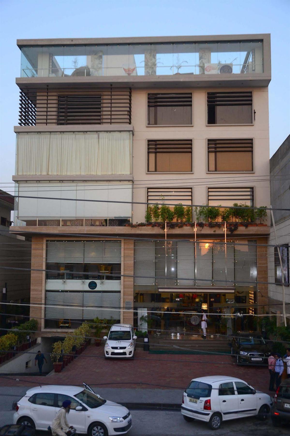 Hotel One Earth Avaas Amritsar Exterior foto